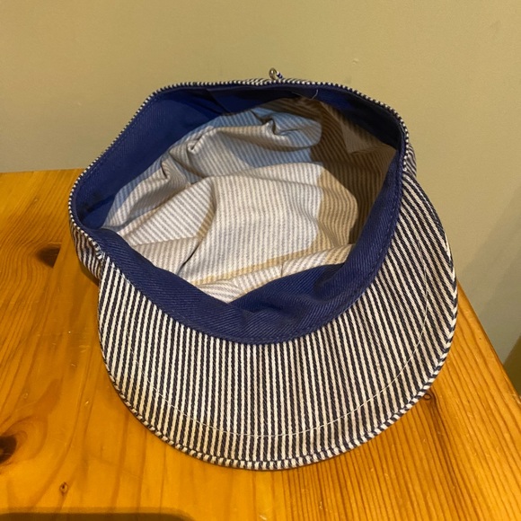 Vintage 80s child size train engineer cap with friendship pin - Picture 2 of 4